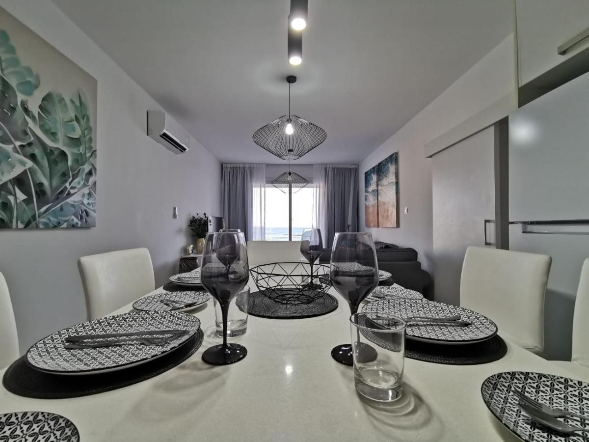 Cosea Living: Seaside Two Bedroom Flat In Harbour 106 Пафос Экстерьер фото