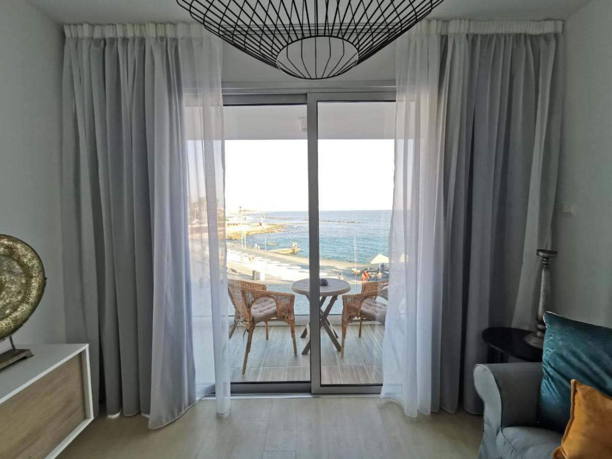 Cosea Living: Seaside Two Bedroom Flat In Harbour 106 Пафос Экстерьер фото